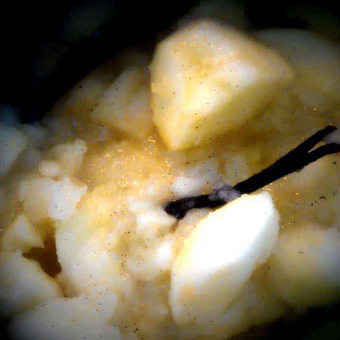 Æblemos med vanilje - i gryden