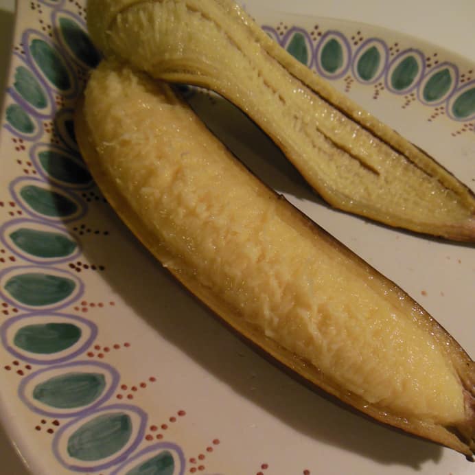 Ovnbagt banan, skåret op