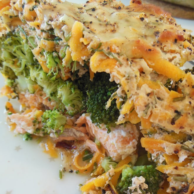 Laks i ovn, med broccoli og skyrcreme