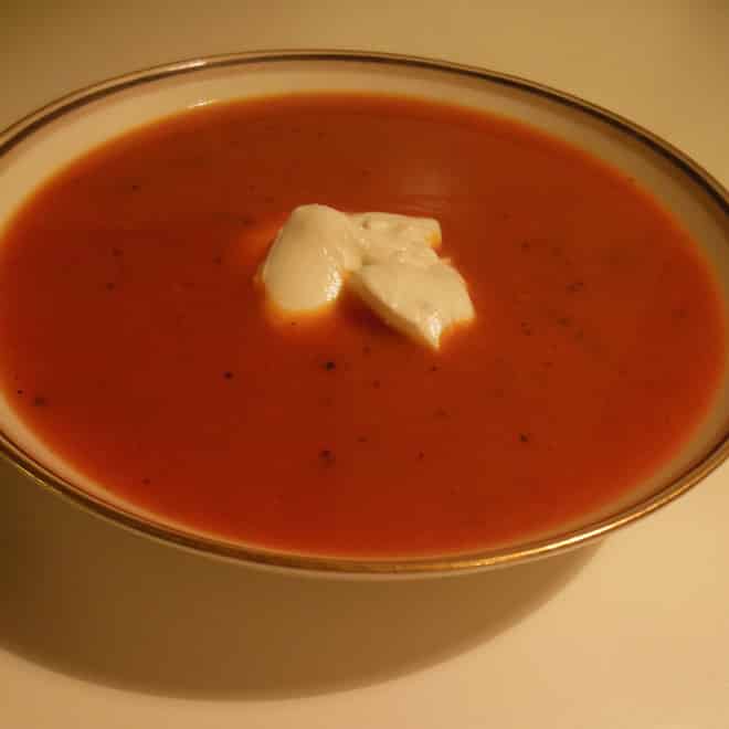 Tomat-peberfrugt suppe